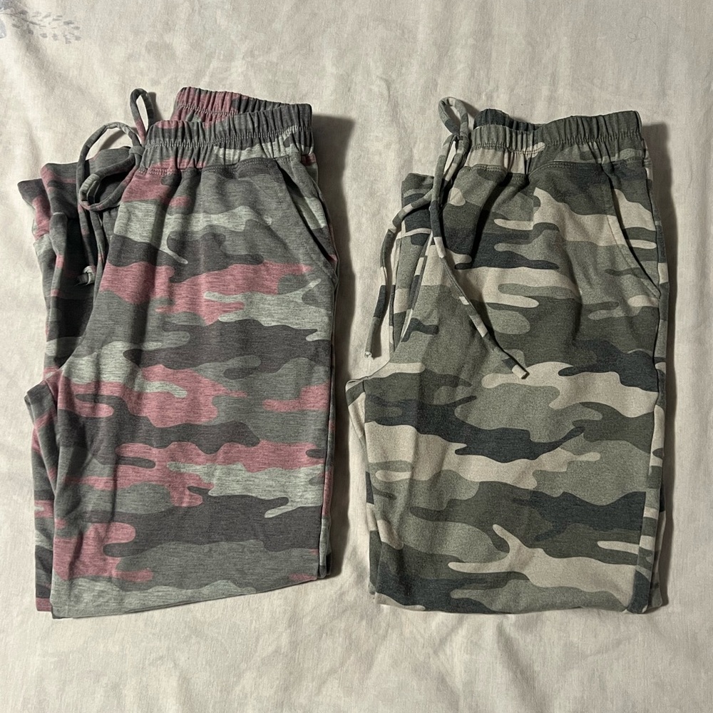 2 Camo Print Joggers - Yelete (Size S)